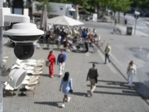 Diferencias entre videovigilancia en empresas privadas y espacios públicos